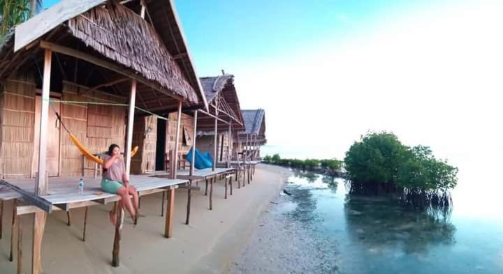 Mawar Homestay Besir Bagian luar foto
